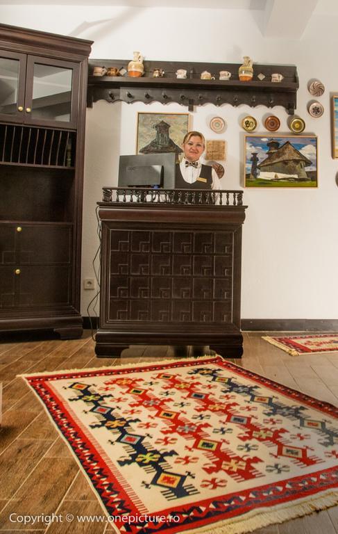 Hanul Haiducilor Obârşia Lotrului Bagian luar foto