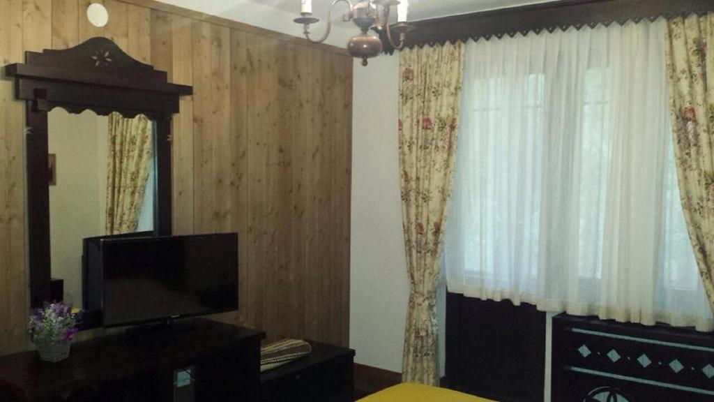 Hanul Haiducilor Obârşia Lotrului Bagian luar foto